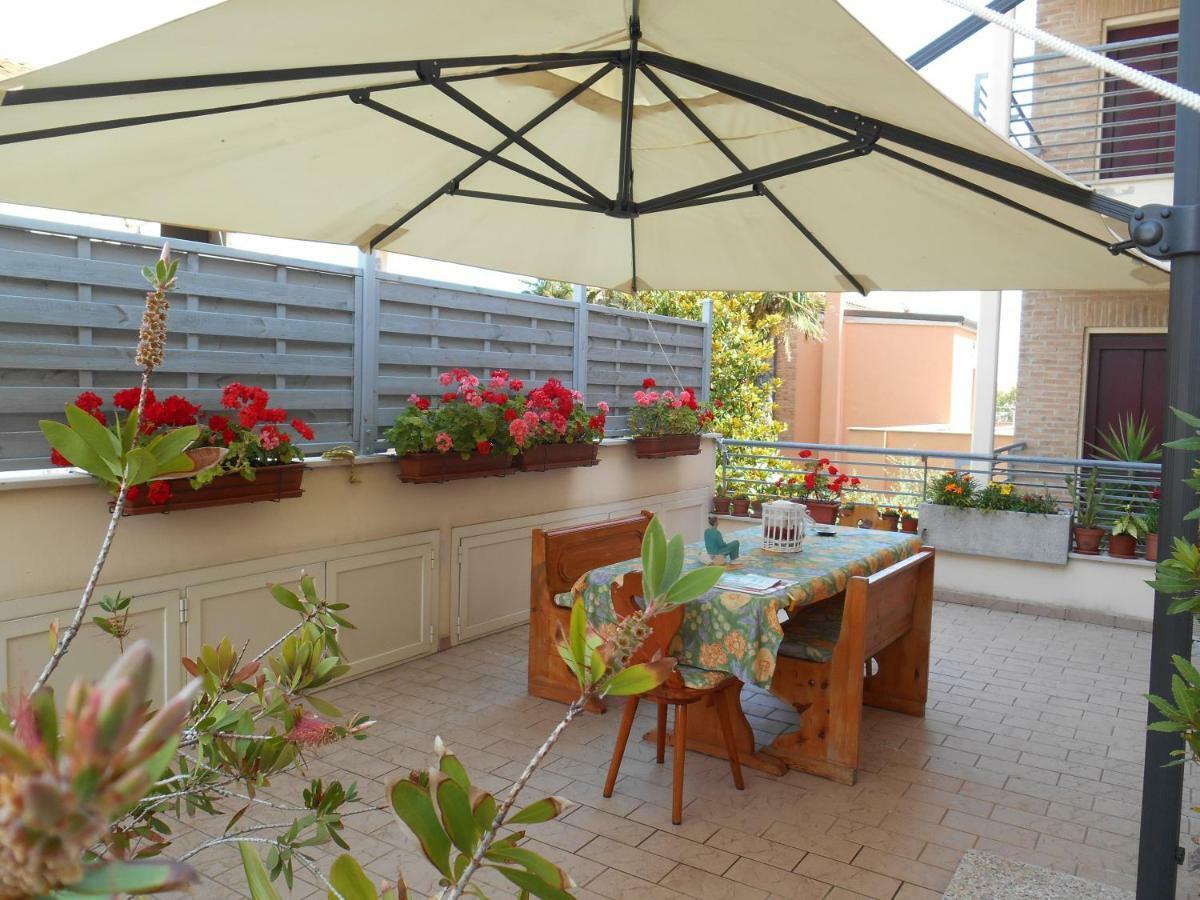 B&B Zia Lelly Fano Esterno foto